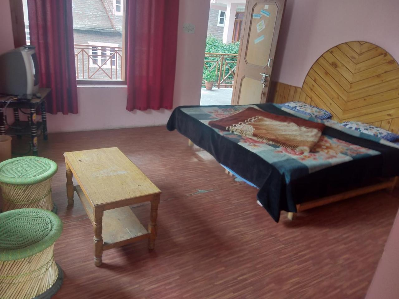 Giriraj Paying Guest House - Manali (Himachal Pradesh) — Photos 1